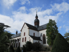 中庭から見たエーベルバッハ修道院